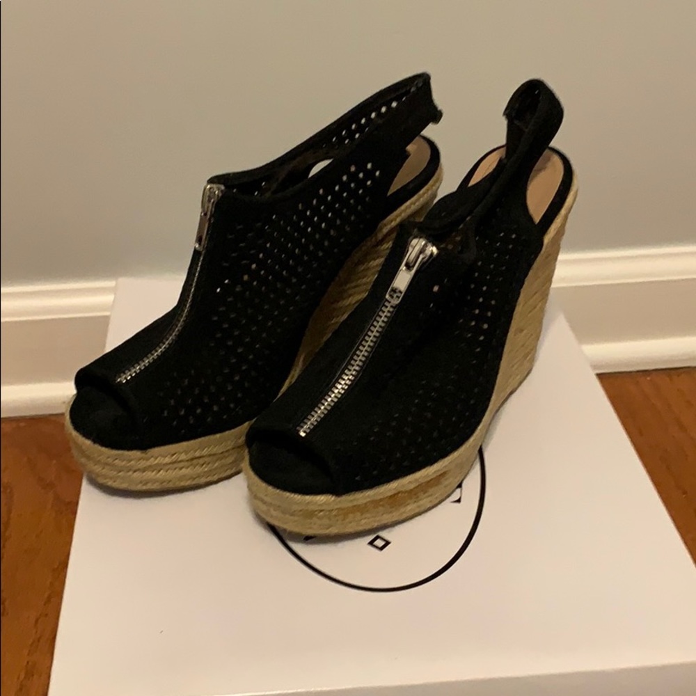 Steve Madden “Olivia”